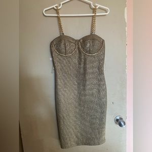 Meet your Posher, Amina